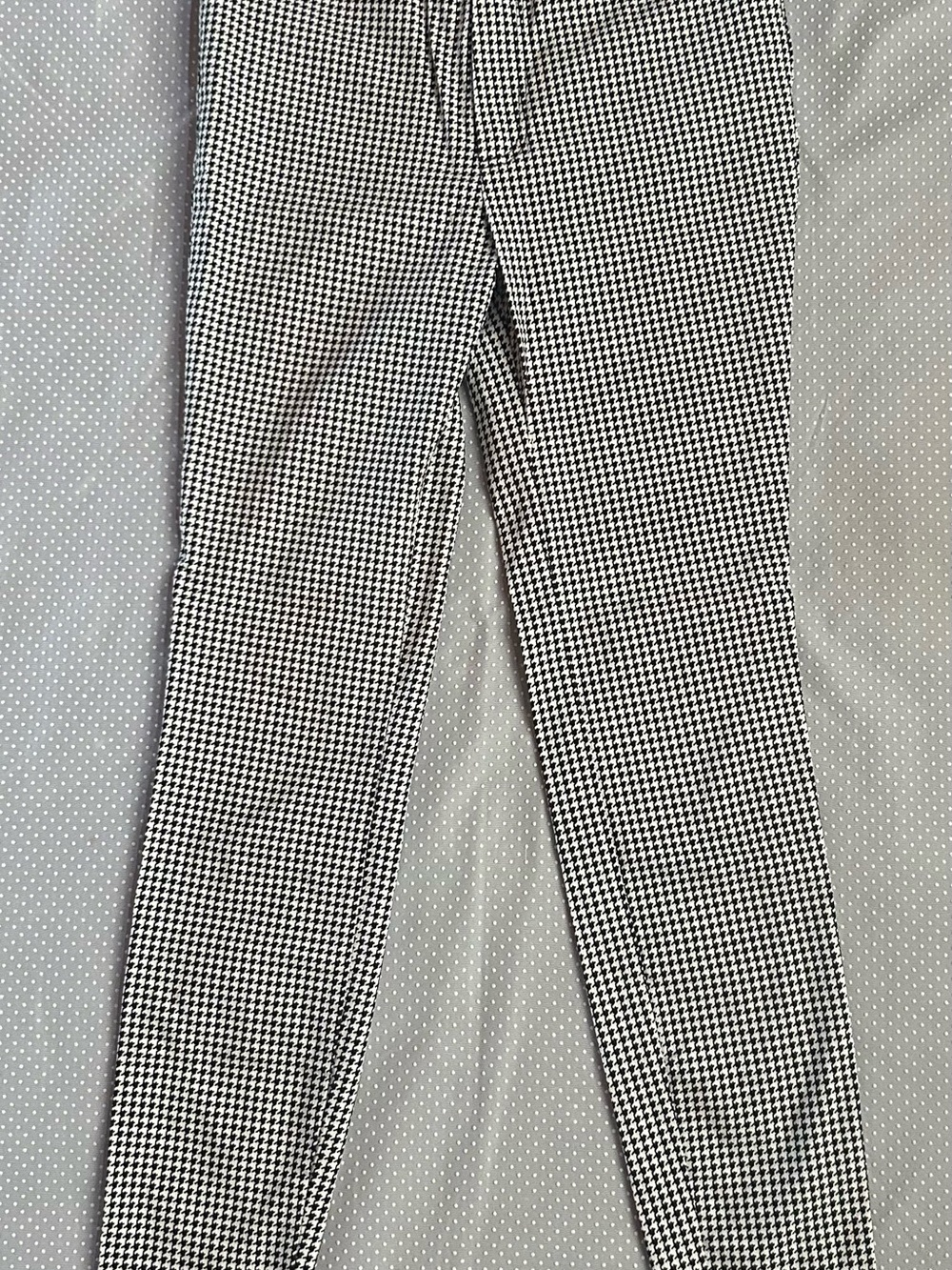 Forever 21 Women’s Black & White Houndstooth Slim Fit Pants